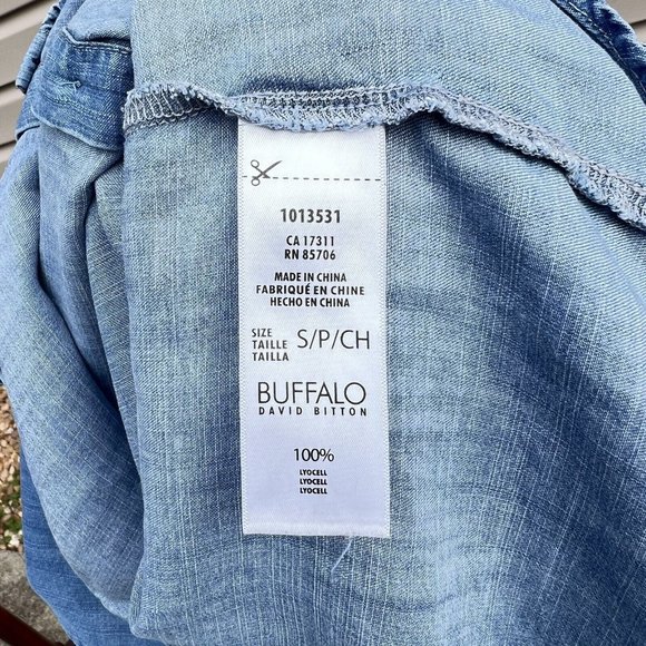 Buffalo David Bitton Womens Chambray Denim Long Sleeve Buttton Down Size Small - Picture 7 of 10